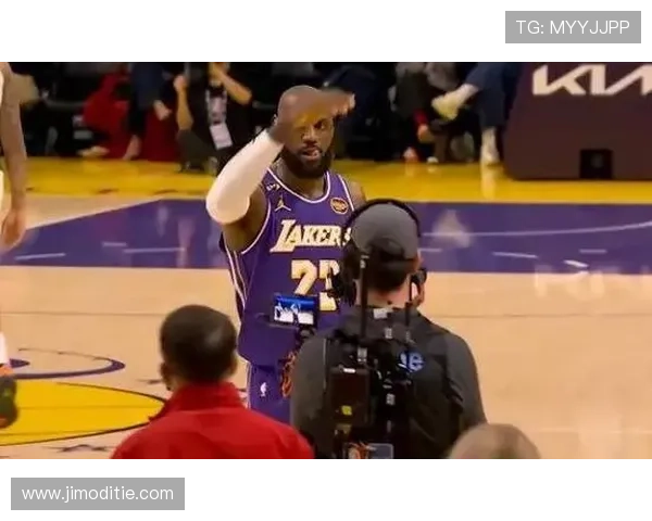 湖人三巨拒逆转詹皇再五连助攻